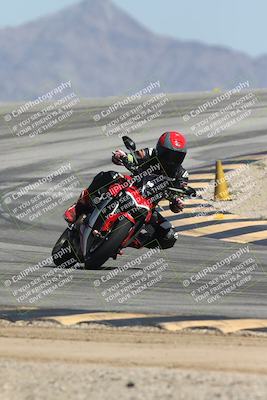 media/Oct-02-2025-Racers Edge (Thu) [[2c91cb6ab3]]/2-A Group/Session 5-Turn 12 (130pm)/